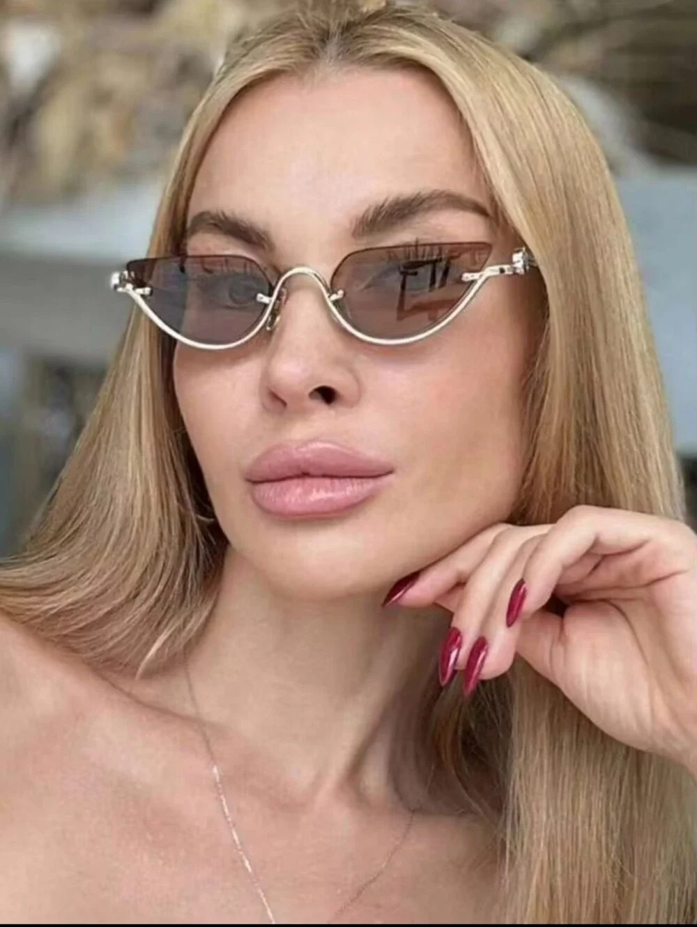 Gold Frame Sunglasses with Brown Lenses - Sleek Cat-Eye Style